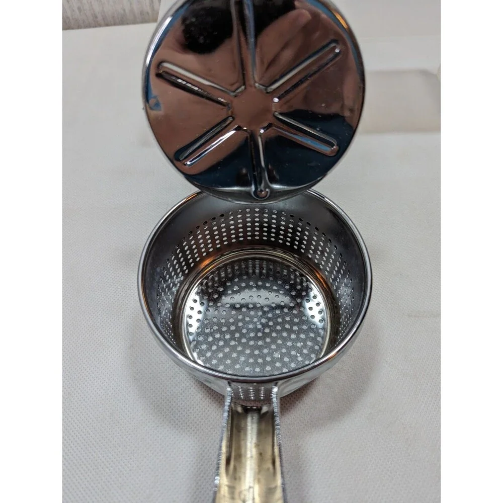 POTATO MASHER RICER - STAINLESS STEEL - FRUIT PRESS JUICER EXCELLENT Condition